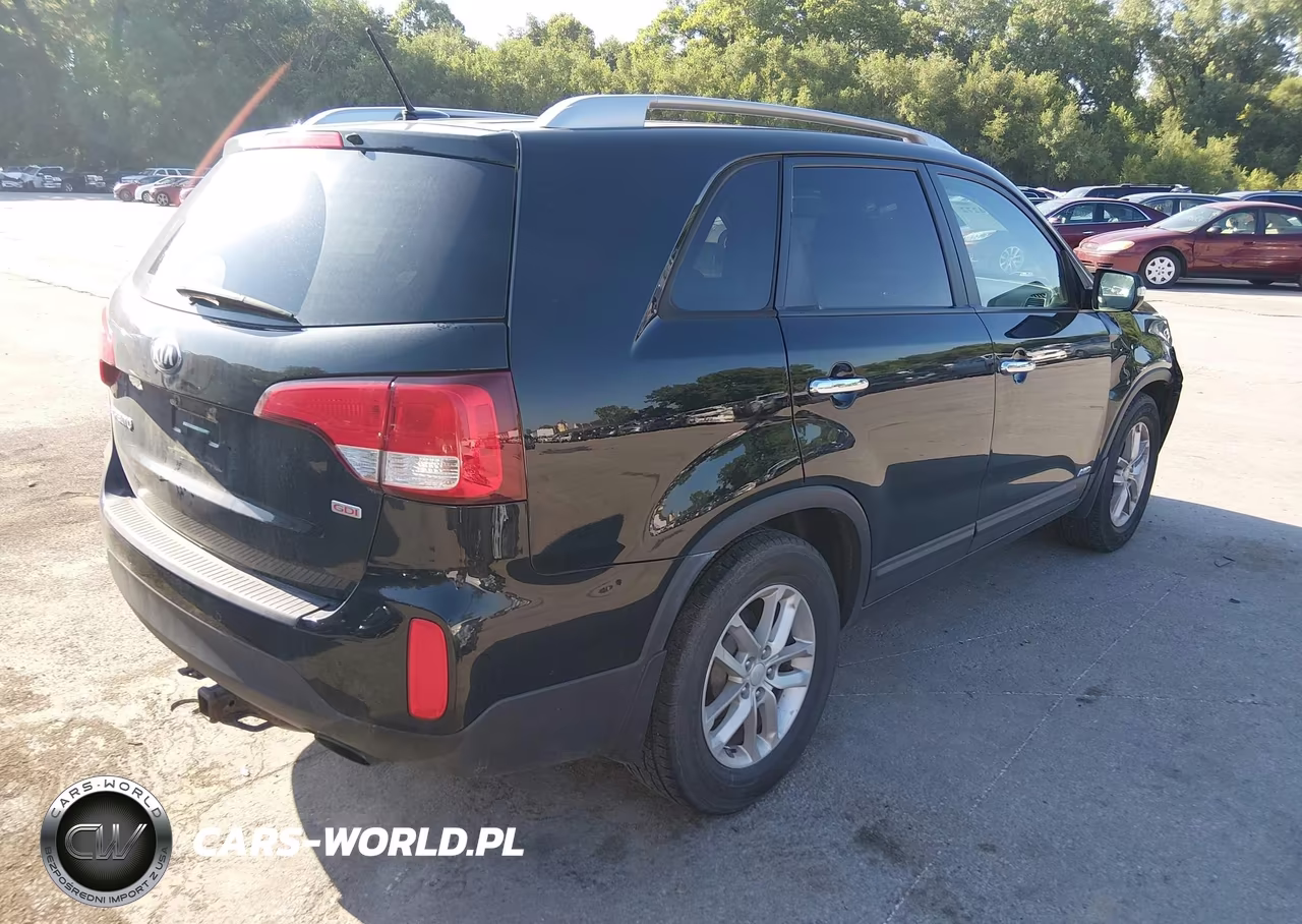 2014 Kia Sorento Lx VIN:5XYKTCA68EG506343 - 4