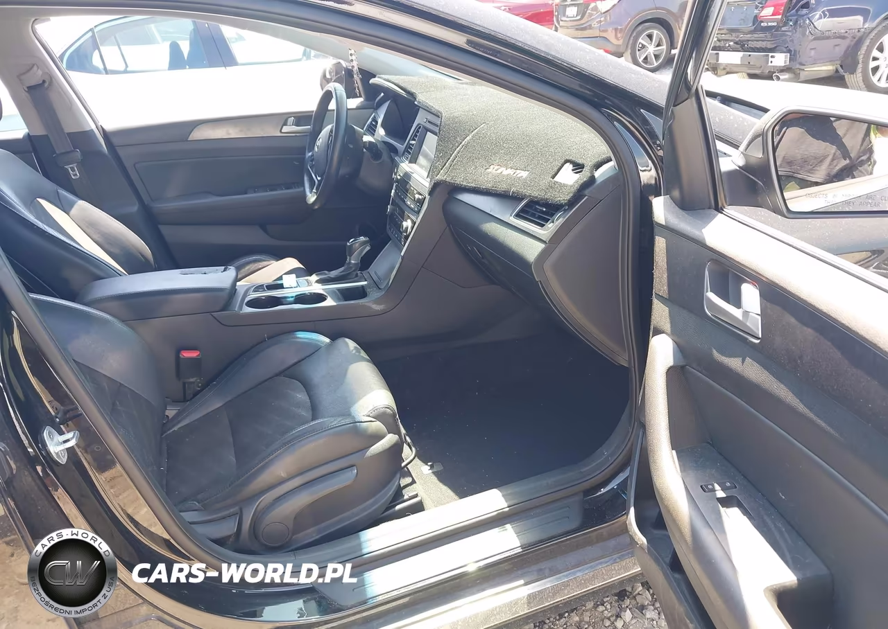 2017 Hyundai Sonata Sport VIN:5NPE34AF2HH437620 - 5