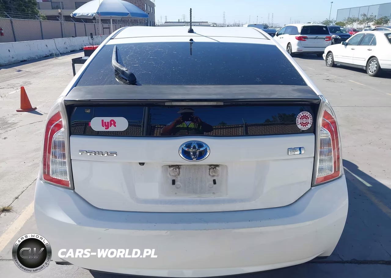 2013 Toyota Prius Two VIN:JTDKN3DU2D5602464 - 16
