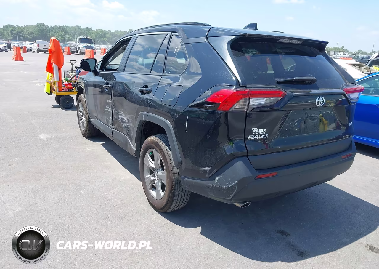 2024 Toyota Rav4 Xle VIN:2T3W1RFV1RW332634 - 3