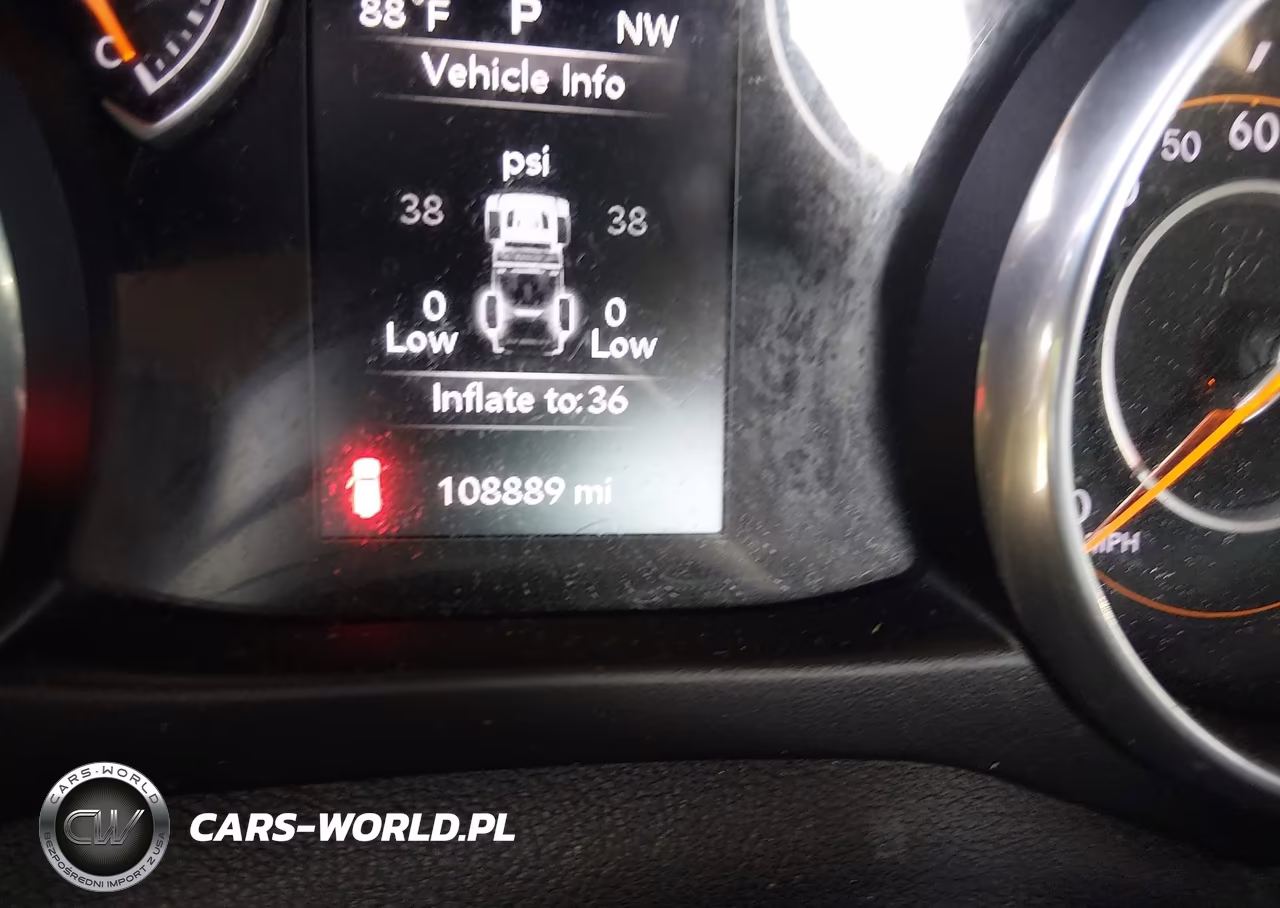 2018 Jeep Wrangler Unlimited Sport S 4X4 VIN:1C4HJXDG0JW165044 - 16
