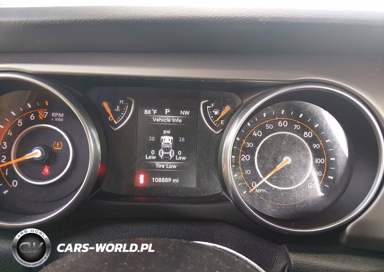 2018 Jeep Wrangler Unlimited Sport S 4X4 VIN:1C4HJXDG0JW165044 - 7