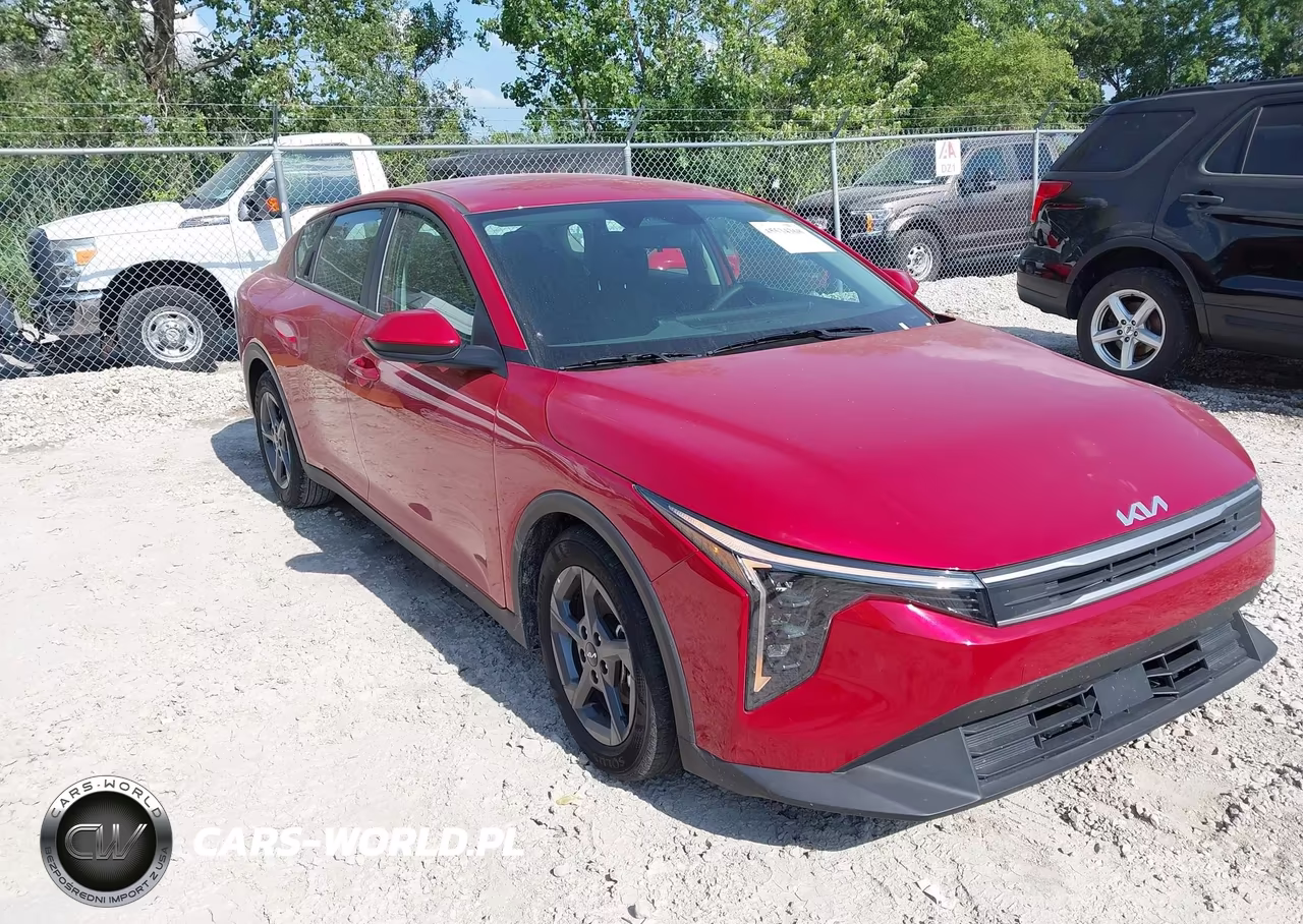 2025 Kia K4 Lxs VIN:3KPFT4DE3SE105527 - 1
