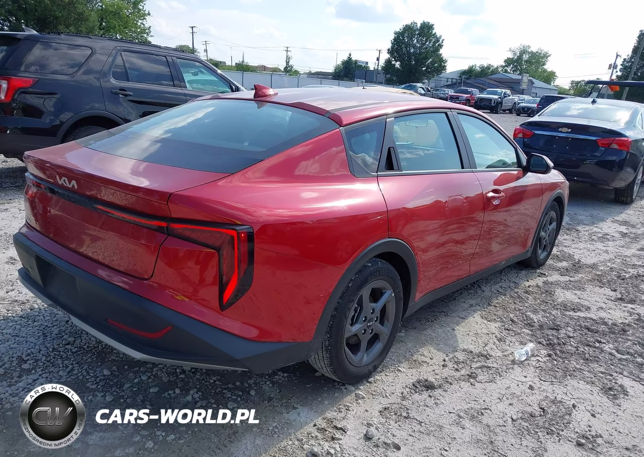 2025 Kia K4 Lxs VIN:3KPFT4DE3SE105527 - 4