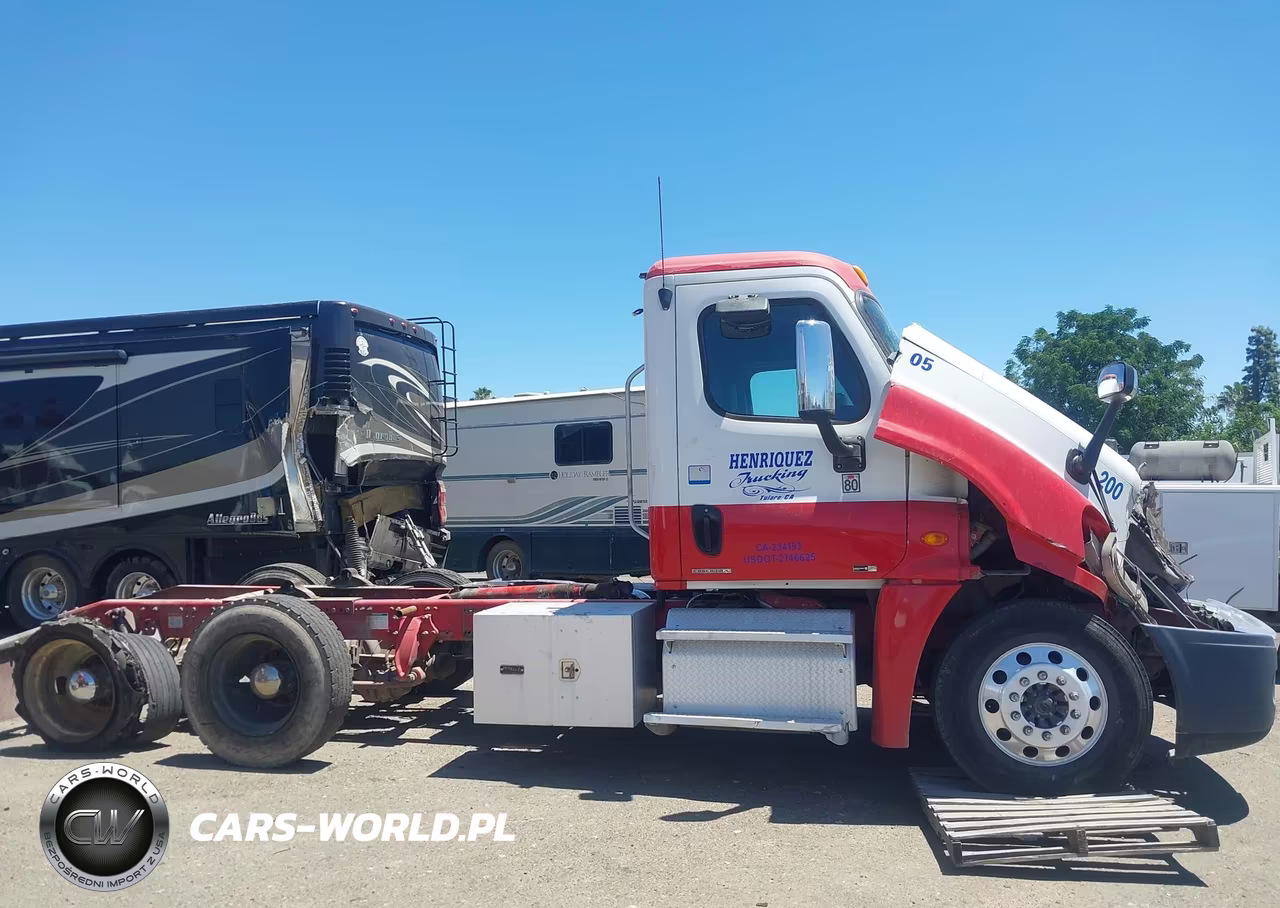 2012 Freightliner Cascadia 125 VIN:1FUJGEDR3CSBF6961 - 13