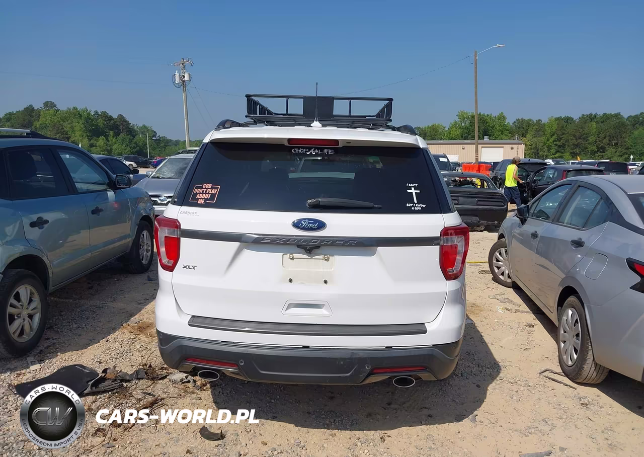 2018 Ford Explorer Xlt VIN:1FM5K7D8XJGB74364 - 17