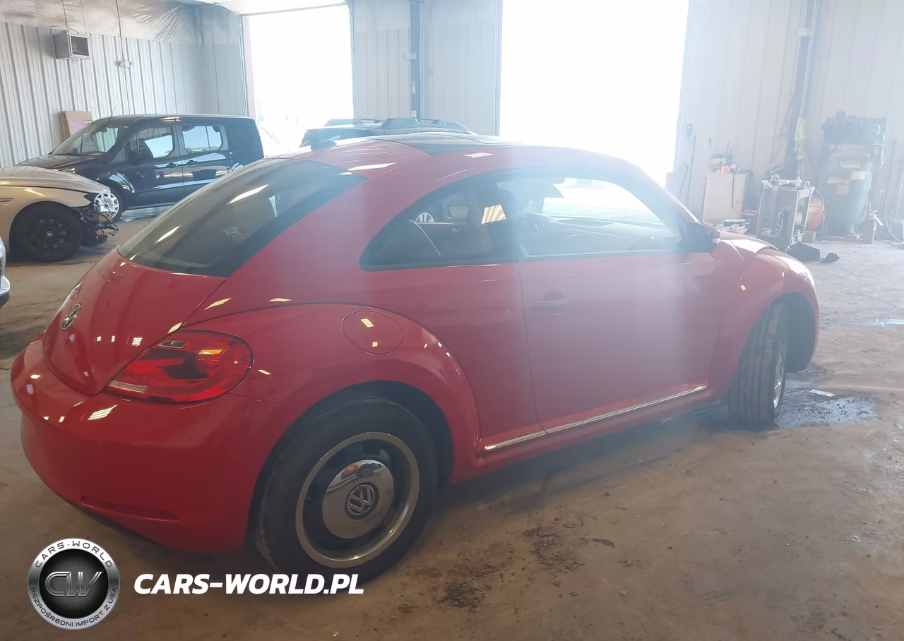 2013 Volkswagen Beetle 2.5L VIN:3VWJX7AT0DM614273 - 4