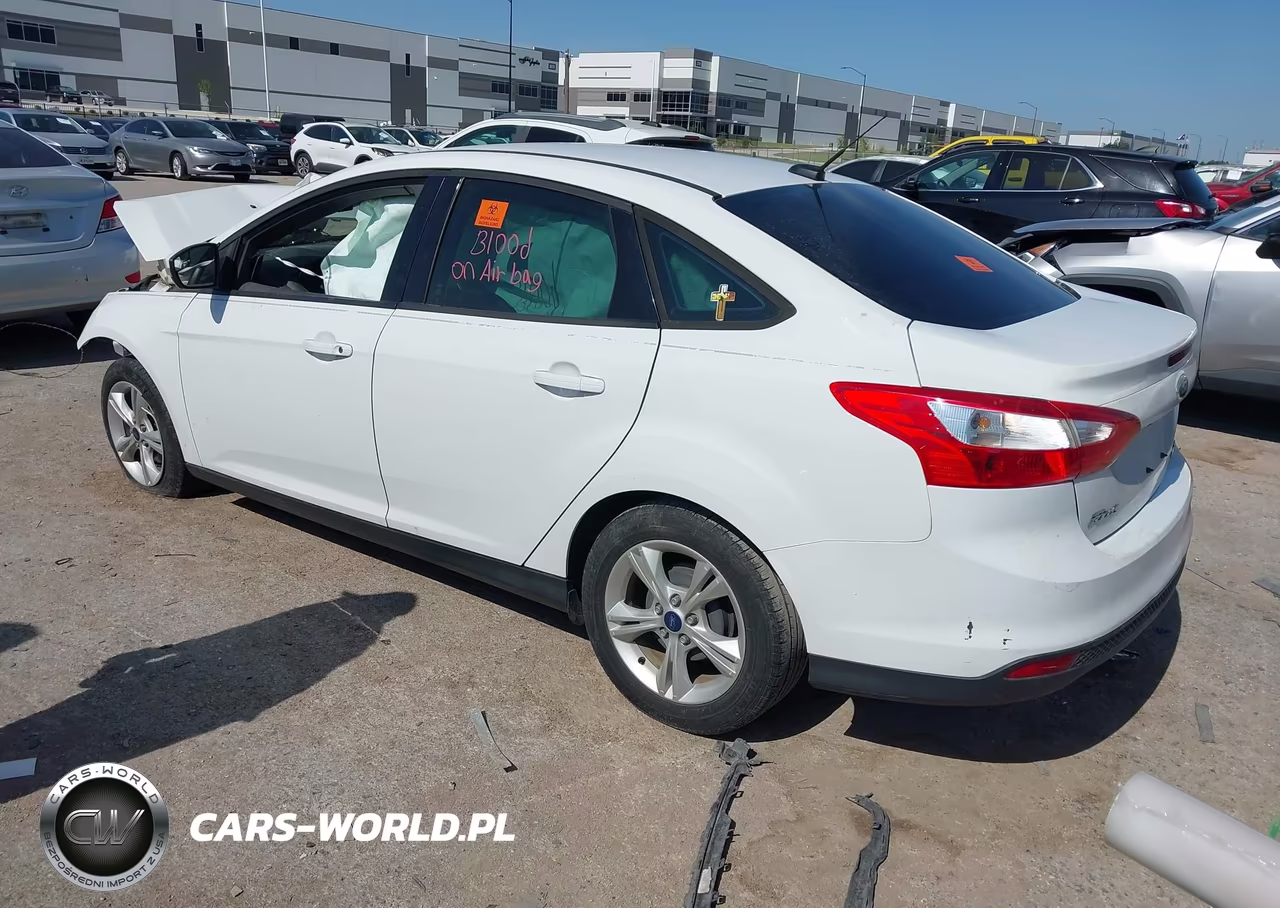 2014 Ford Focus Se VIN:1FADP3F23EL440460 - 3