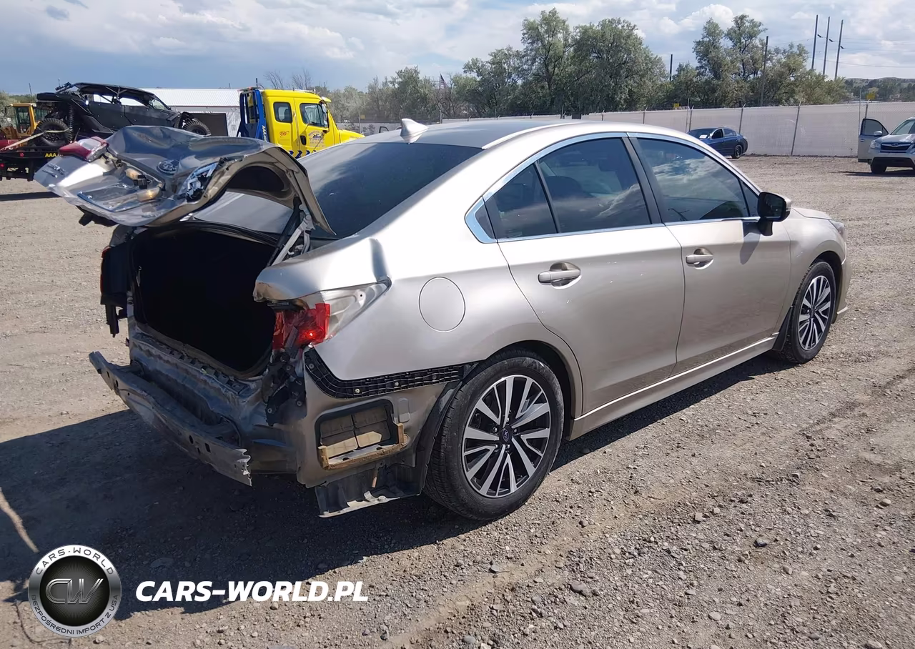2018 Subaru Legacy 2.5I Premium VIN:4S3BNAH67J3012025 - 4