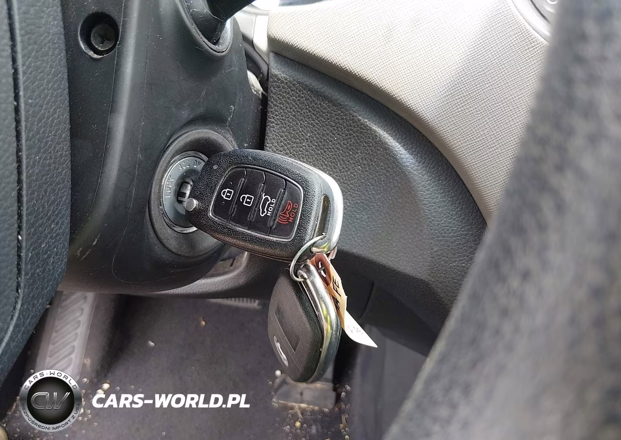 2018 Hyundai Santa Fe Sport 2.4L VIN:5XYZT3LB8JG541113 - 11