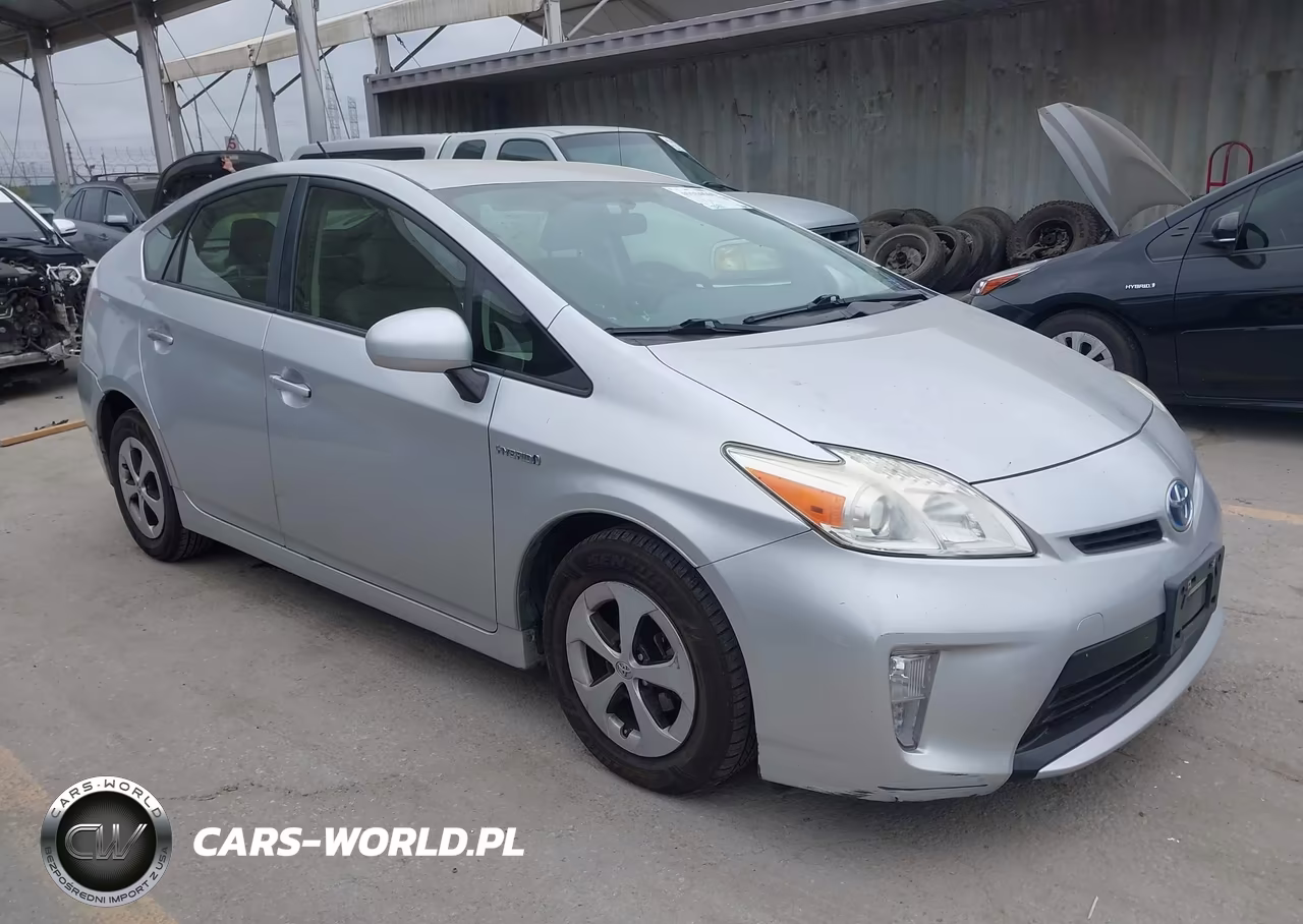 2013 Toyota Prius Three – zdjęcie 1 z 16