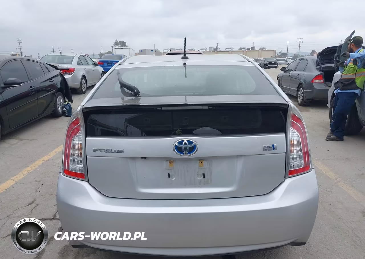 2013 Toyota Prius Three VIN:JTDKN3DUXD5539016 - 16