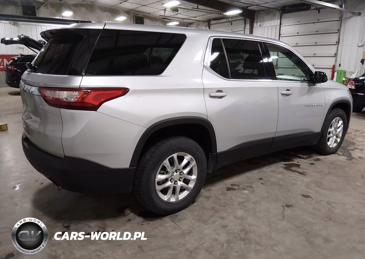 2019 Chevrolet Traverse Ls VIN:1GNEVFKW2KJ105672 - 4