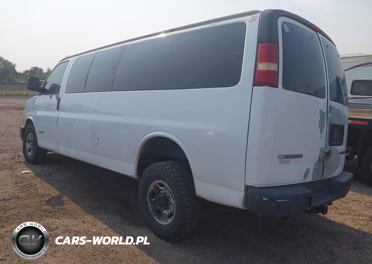 2005 Chevrolet Express VIN:1GAHG39U851159168 - 3