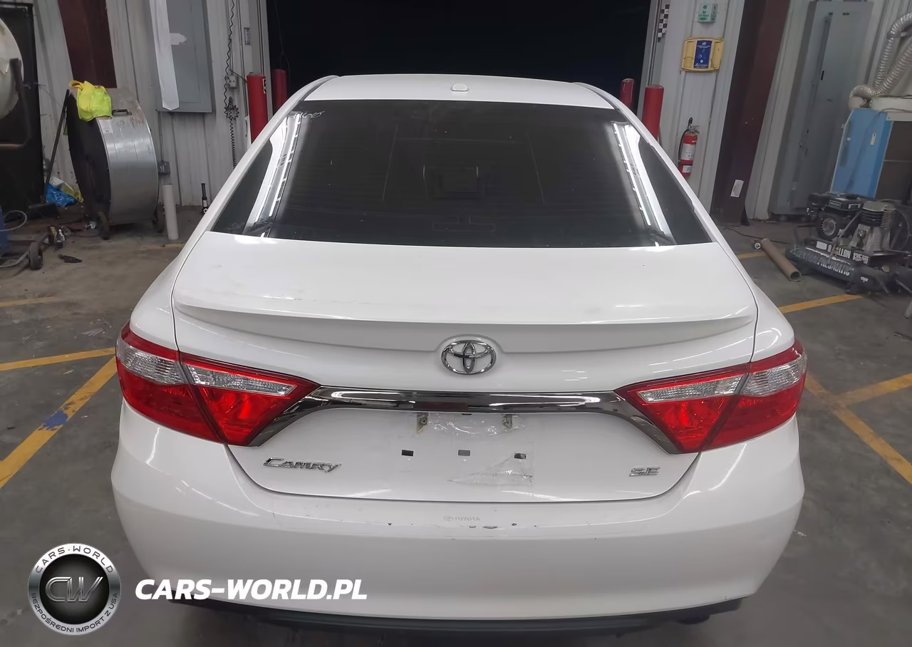 2015 Toyota Camry Se VIN:4T1BF1FK6FU945117 - 16