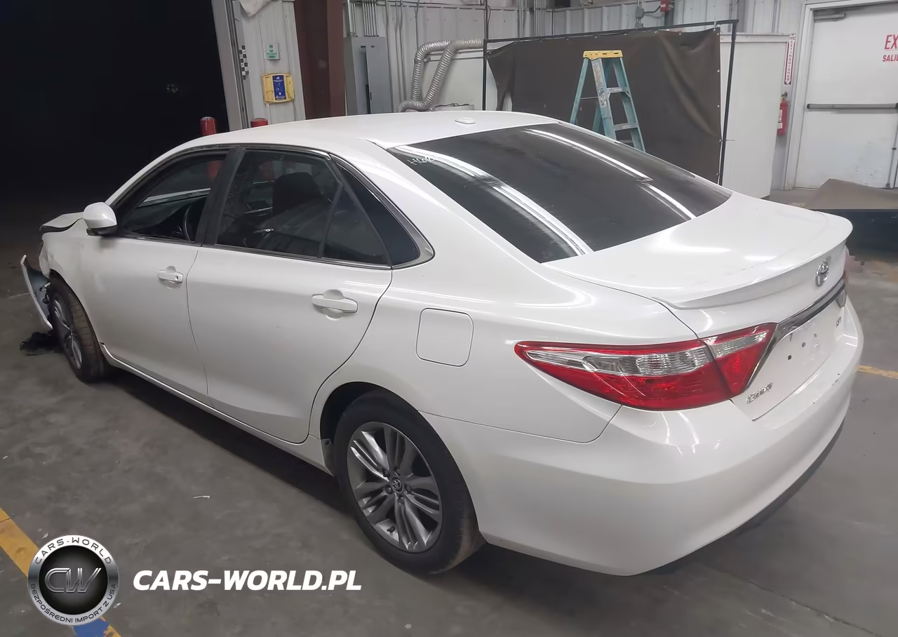 2015 Toyota Camry Se VIN:4T1BF1FK6FU945117 - 3