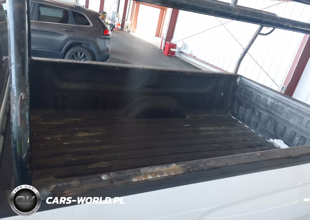 2018 Chevrolet Silverado 1500 Work Truck VIN:1GCNCNEH3JZ356819 - 18