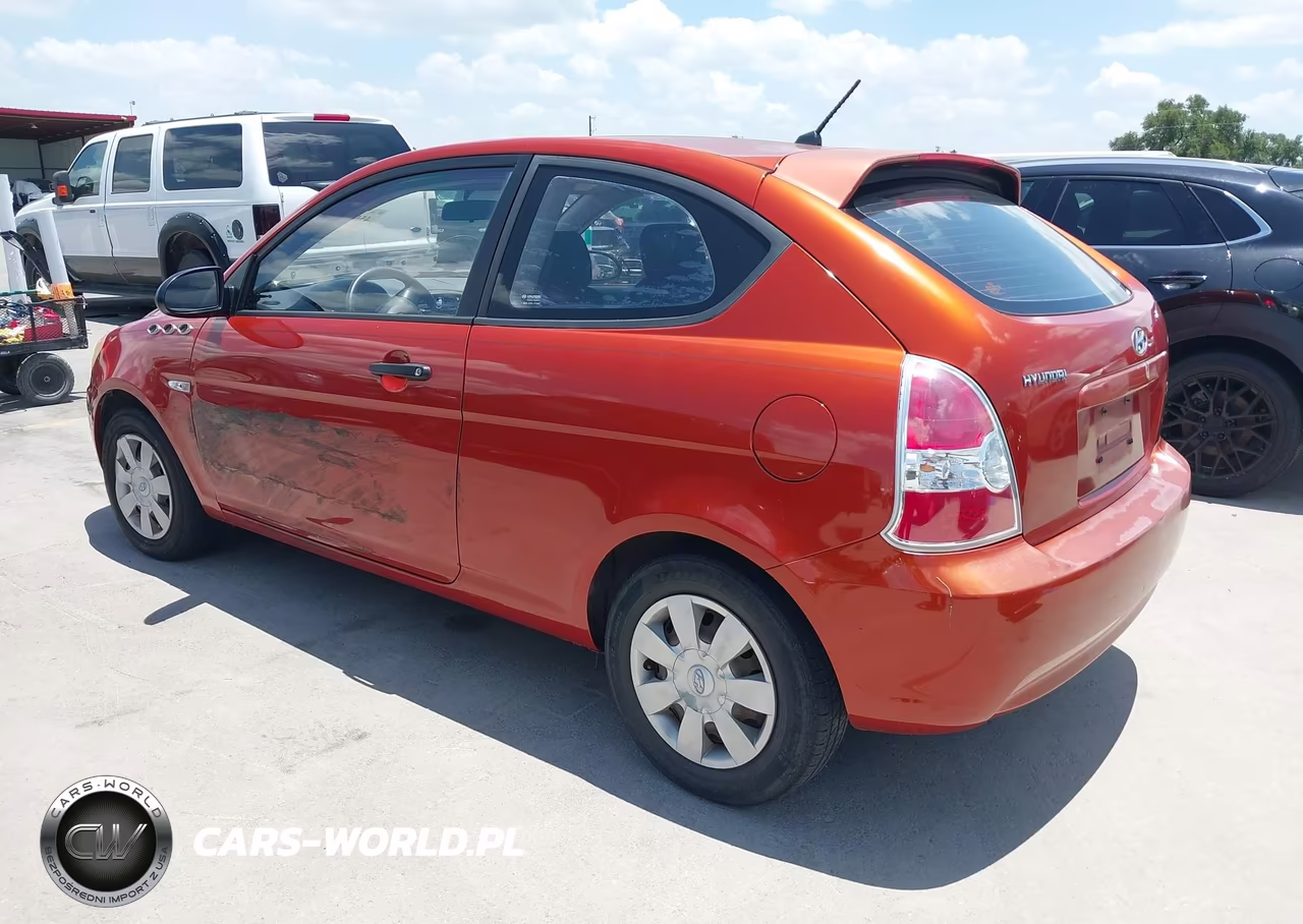 2007 Hyundai Accent Gs VIN:KMHCM36C67U030753 - 3