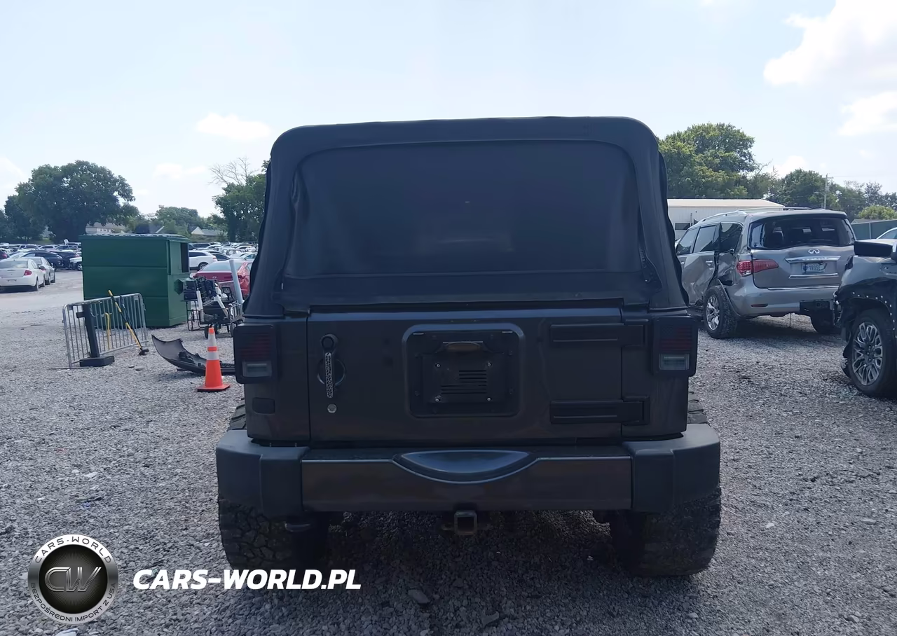 2018 Jeep Wrangler Jk Unlimited Sahara 4X4 VIN:1C4HJWEG1JL927016 - 16