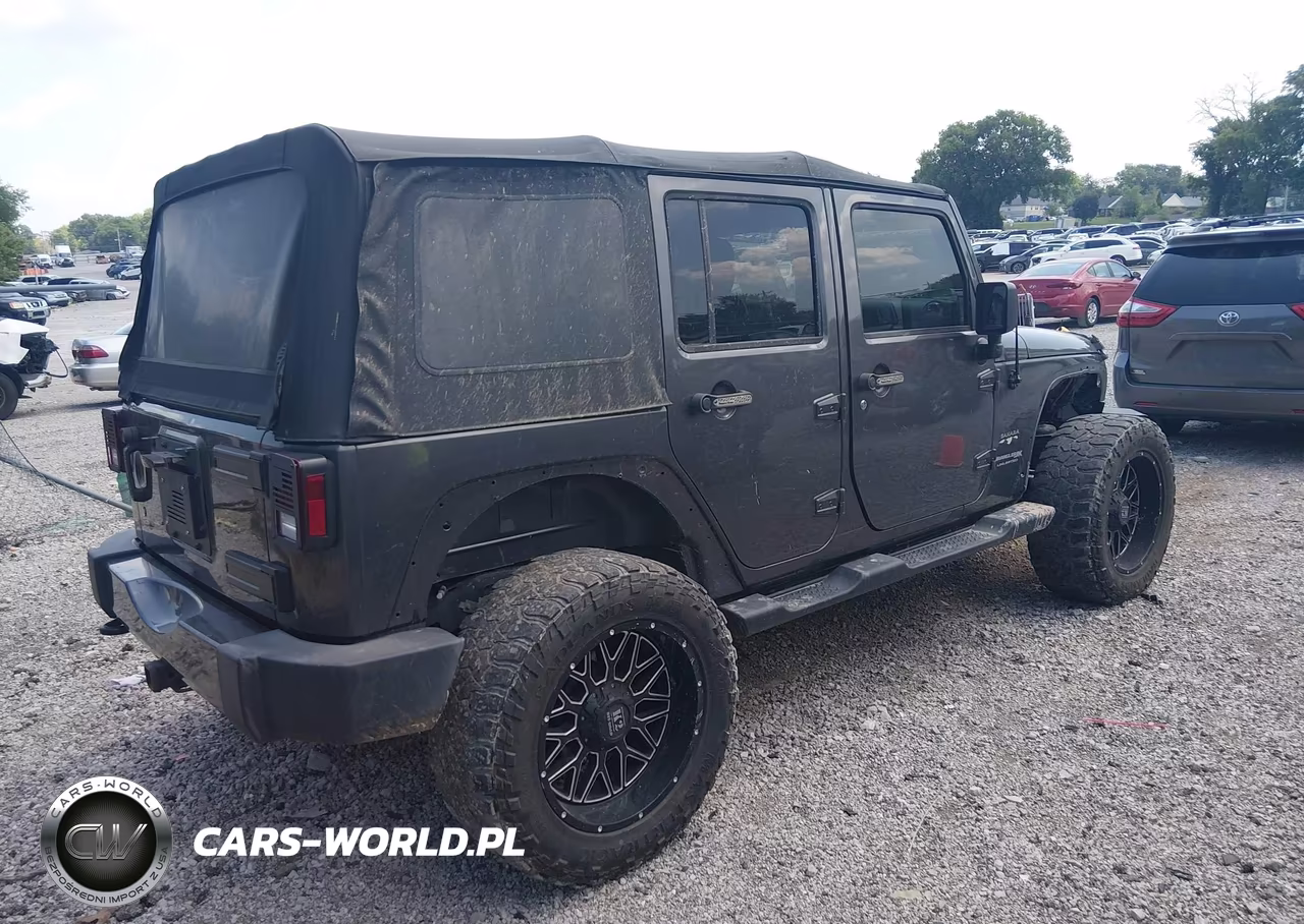 2018 Jeep Wrangler Jk Unlimited Sahara 4X4 VIN:1C4HJWEG1JL927016 - 4