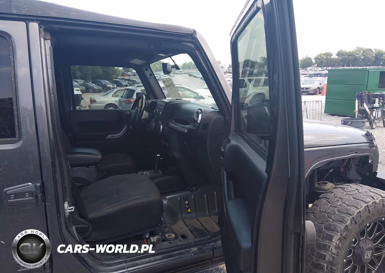 2018 Jeep Wrangler Jk Unlimited Sahara 4X4 VIN:1C4HJWEG1JL927016 - 5