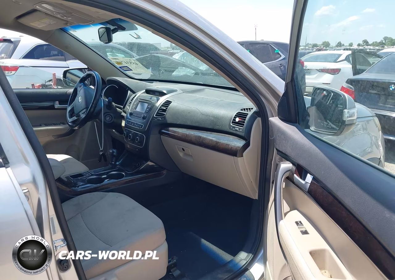 2015 Kia Sorento Lx V6 VIN:5XYKT4A75FG609431 - 5