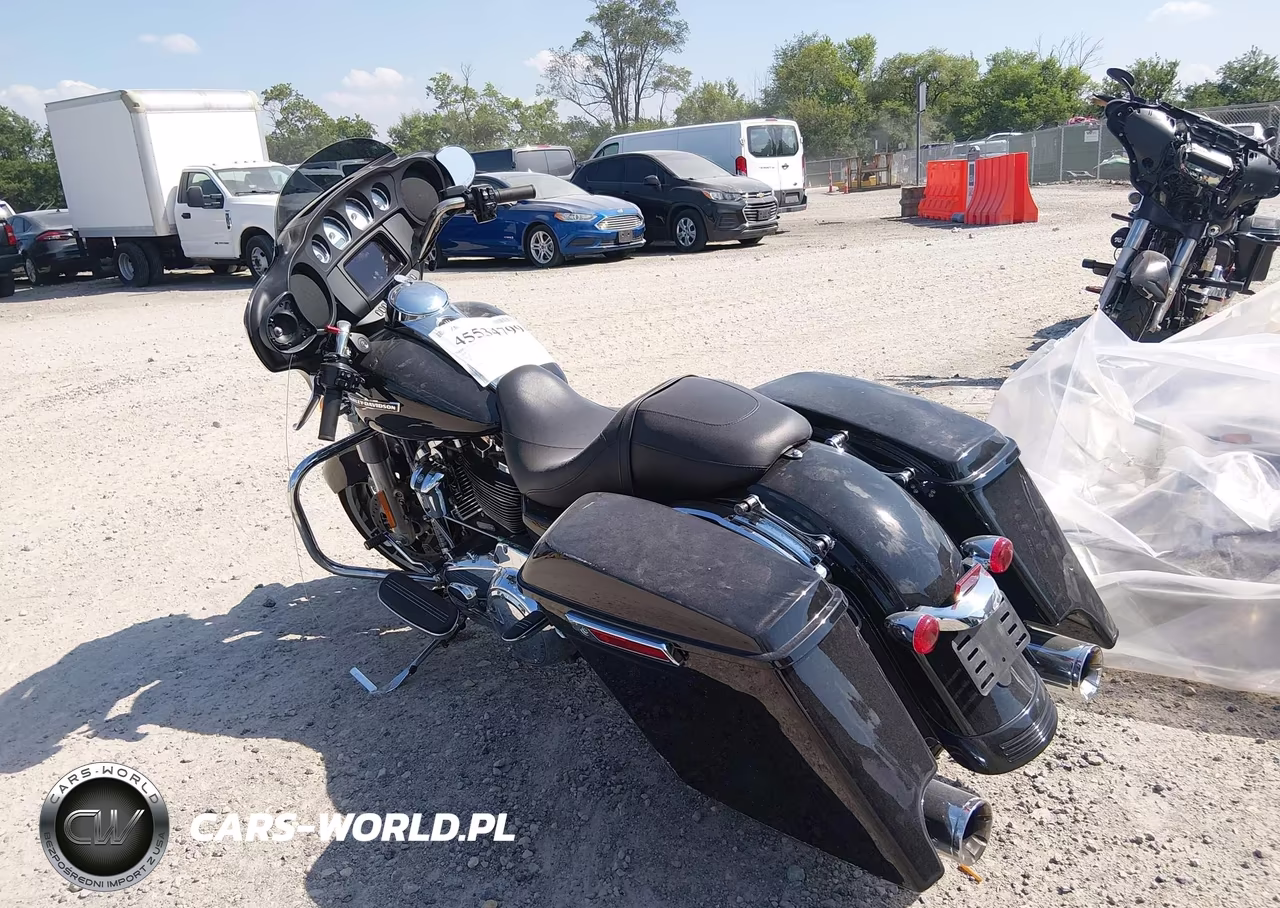 2023 Harley-Davidson Flhx VIN:1HD1KBC15PB663124 - 3