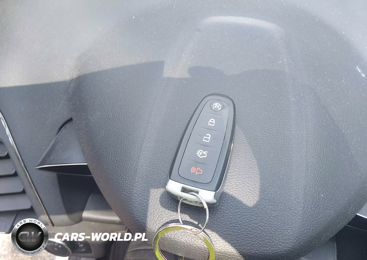 2016 Ford Escape Titanium VIN:1FMCU9J9XGUA42418 - 11