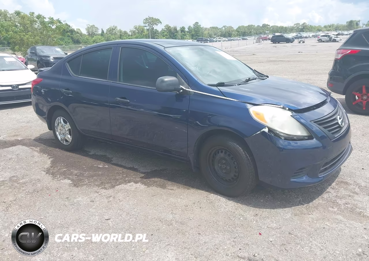 2014 Nissan Versa 1.6 S+