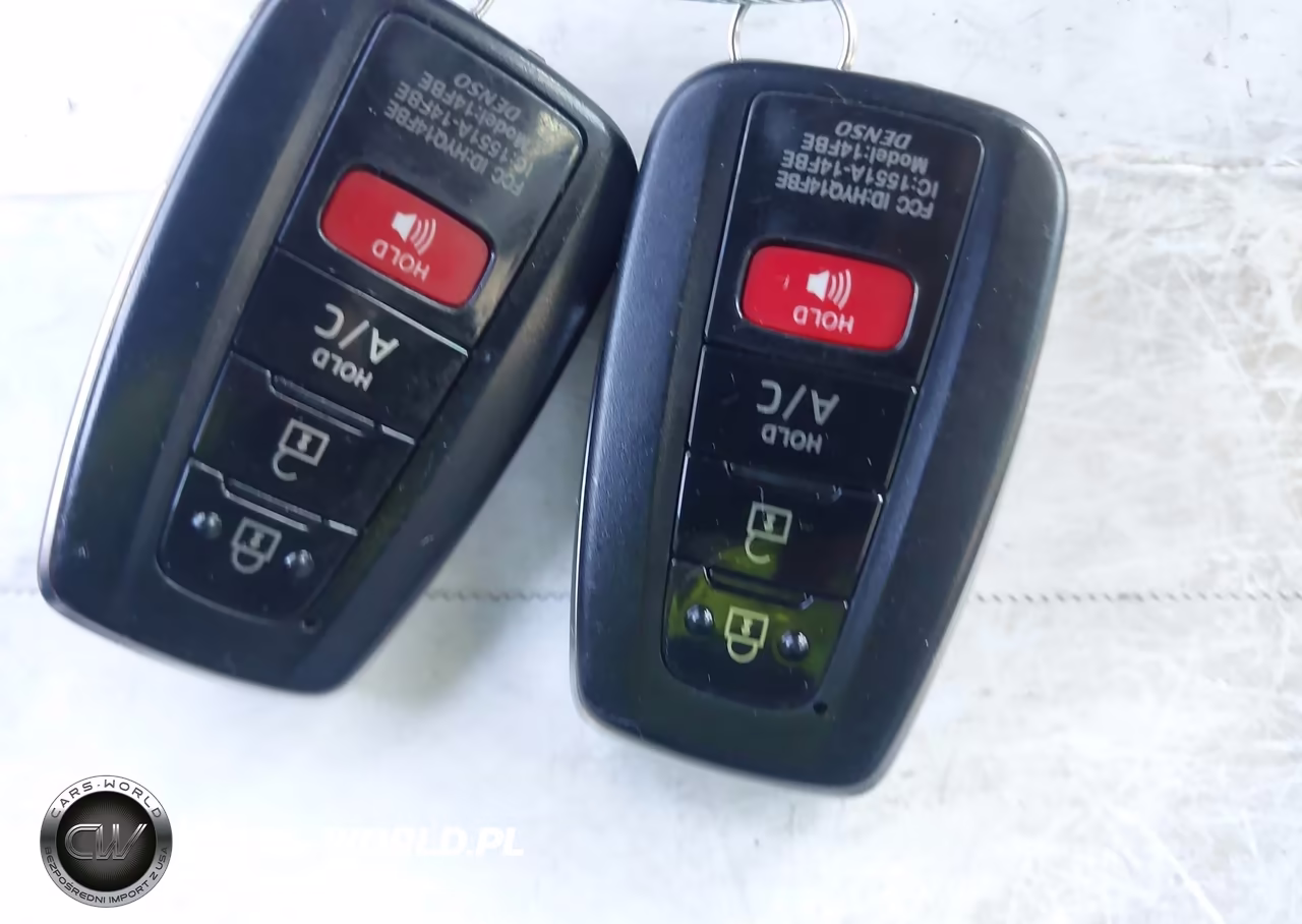 TOYOTA PRIUS PRIM VIN:JTDKARFP7K3112651 - 11