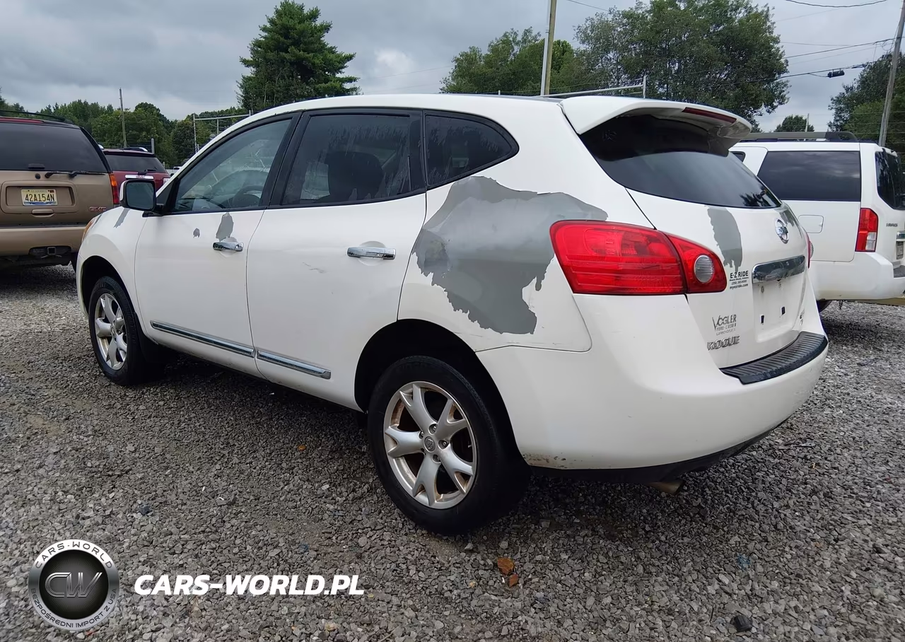 2013 Nissan Rogue S VIN:JN8AS5MV5DW657577 - 3