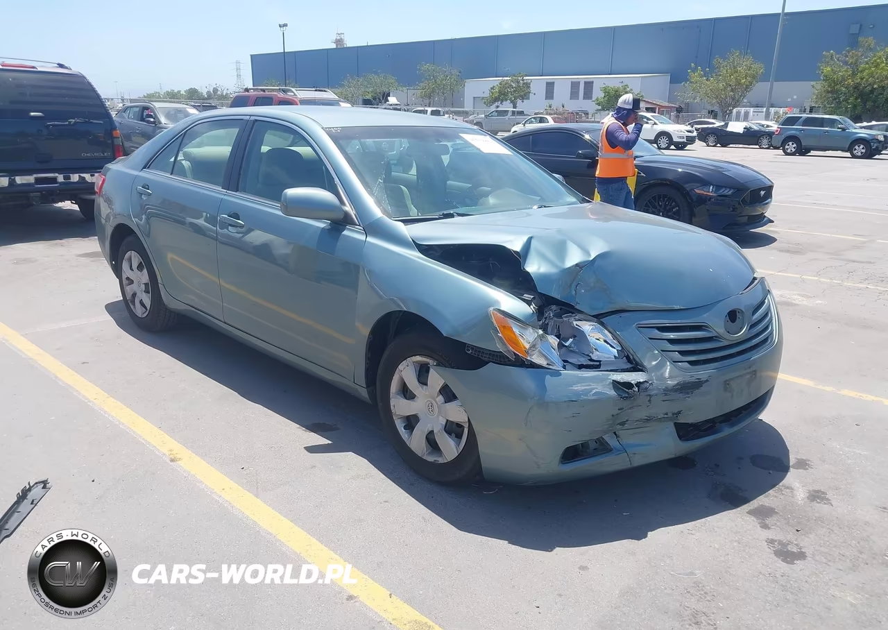 2009 Toyota Camry Le – zdjęcie 1 z 18