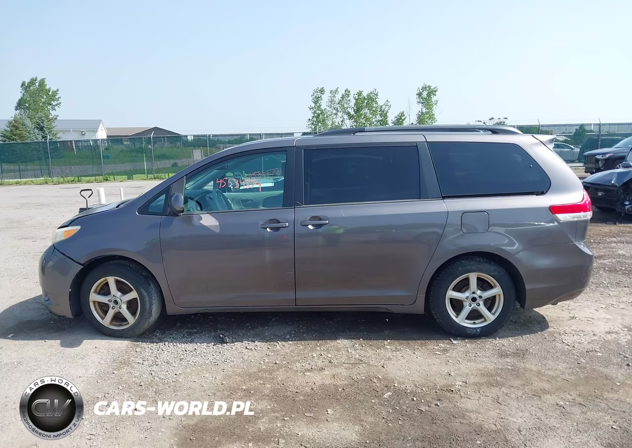 2012 Toyota Sienna Le V6 8 Passenger VIN:5TDKK3DC0CS183782 - 14