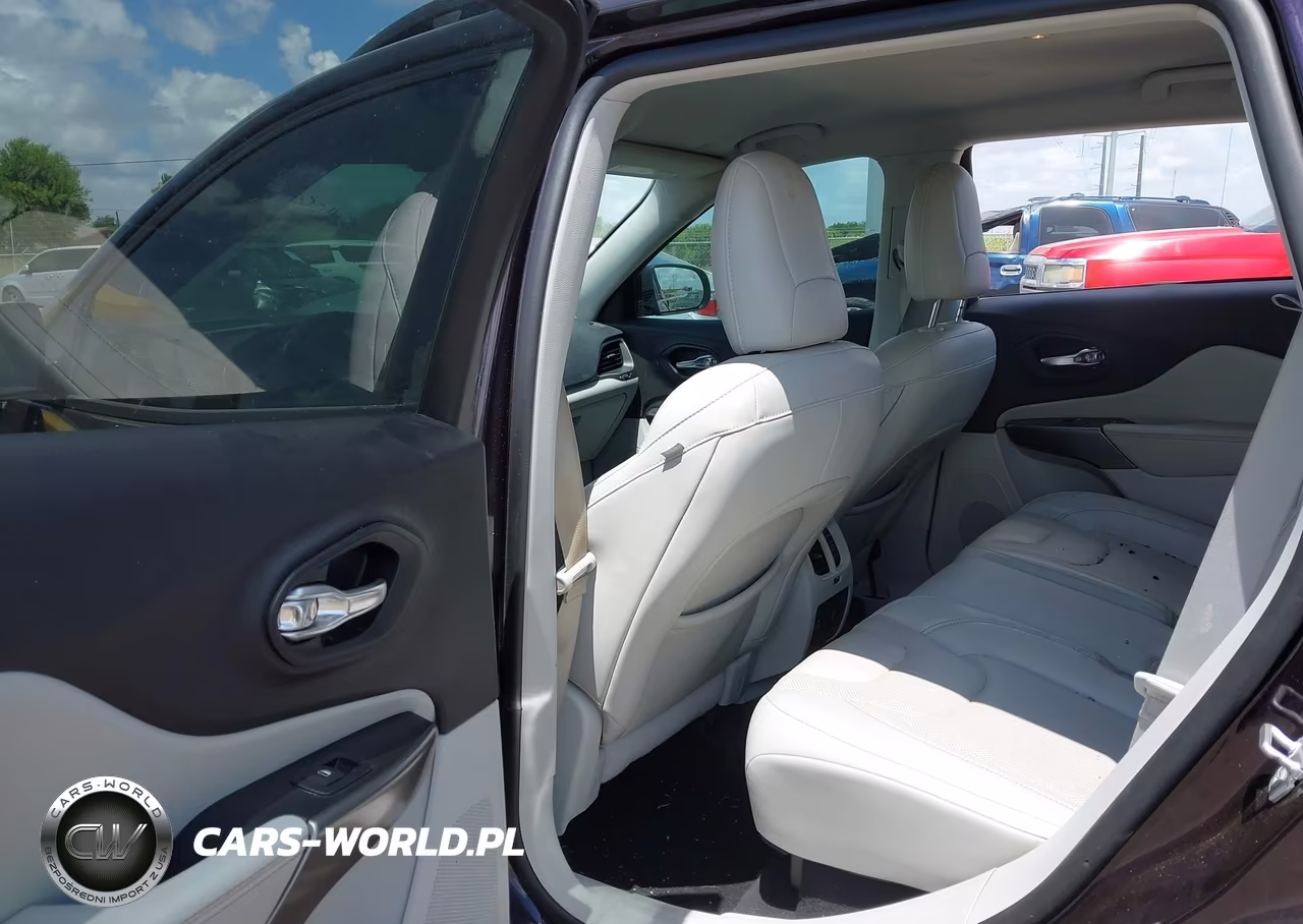 2021 Jeep Cherokee Latitude Lux 4X4 VIN:1C4PJMMX3MD149351 - 8