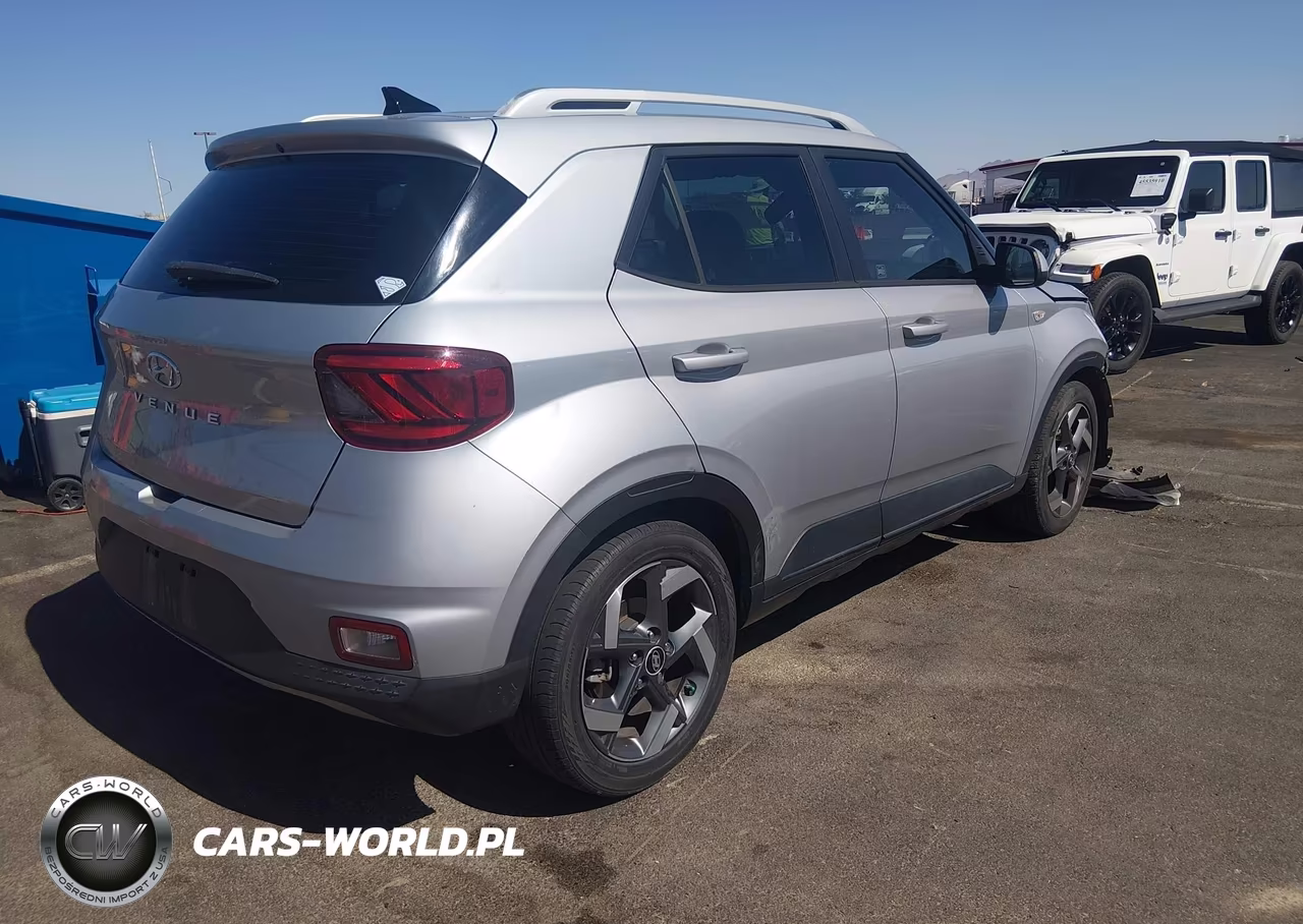 2021 Hyundai Venue Sel VIN:KMHRC8A3XMU072744 - 4