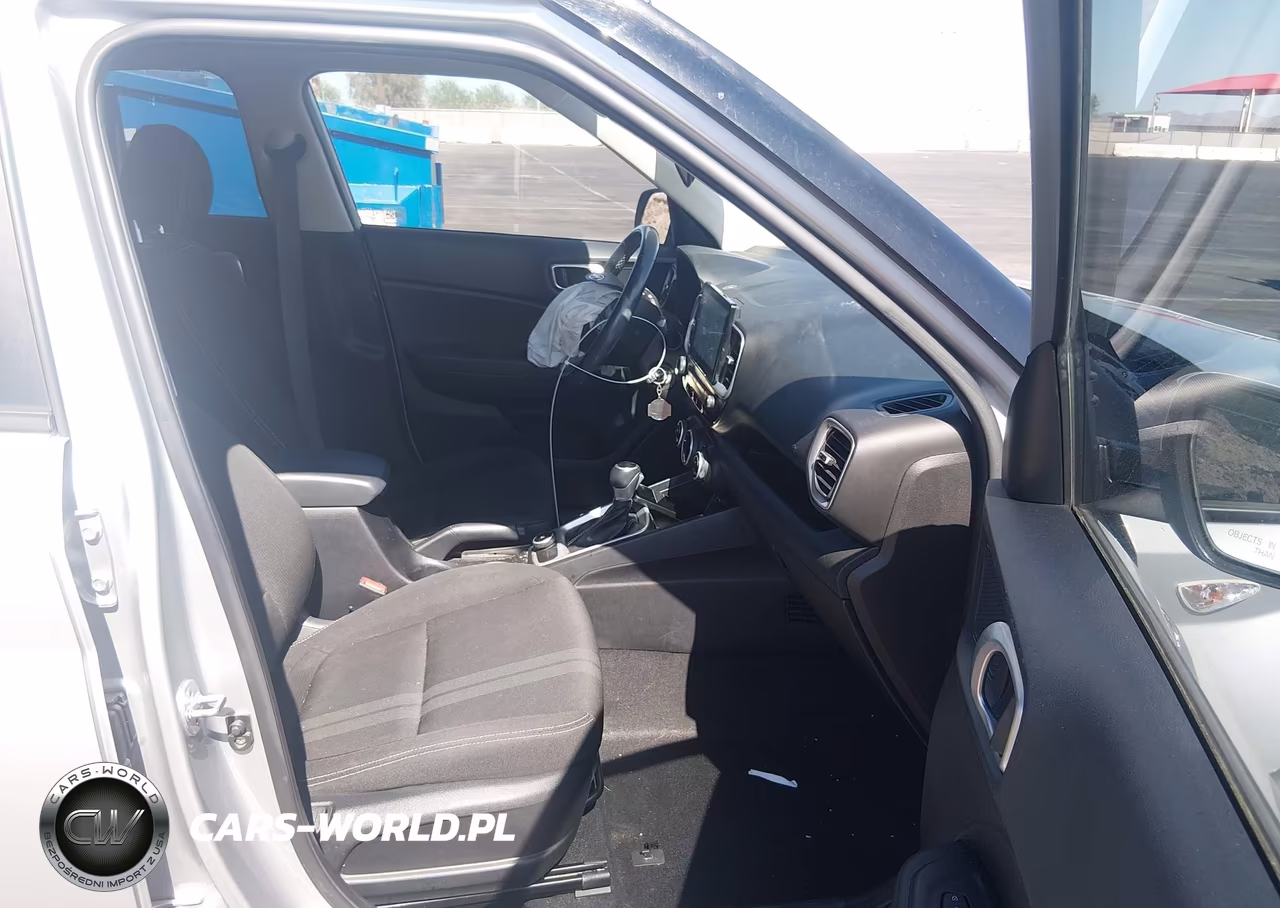 2021 Hyundai Venue Sel VIN:KMHRC8A3XMU072744 - 5
