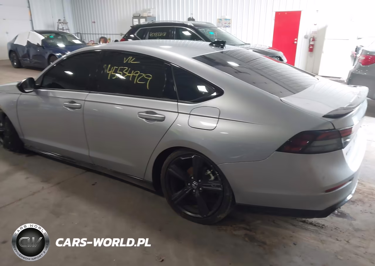 2025 Honda Accord Hybrid Sport-L VIN:1HGCY2F72SA084648 - 3