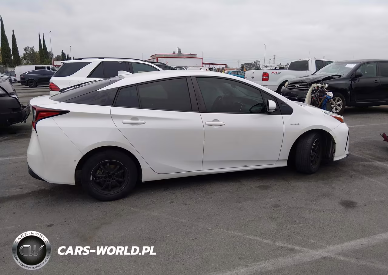 2019 Toyota Prius Le VIN:JTDKARFU2K3075644 - 13