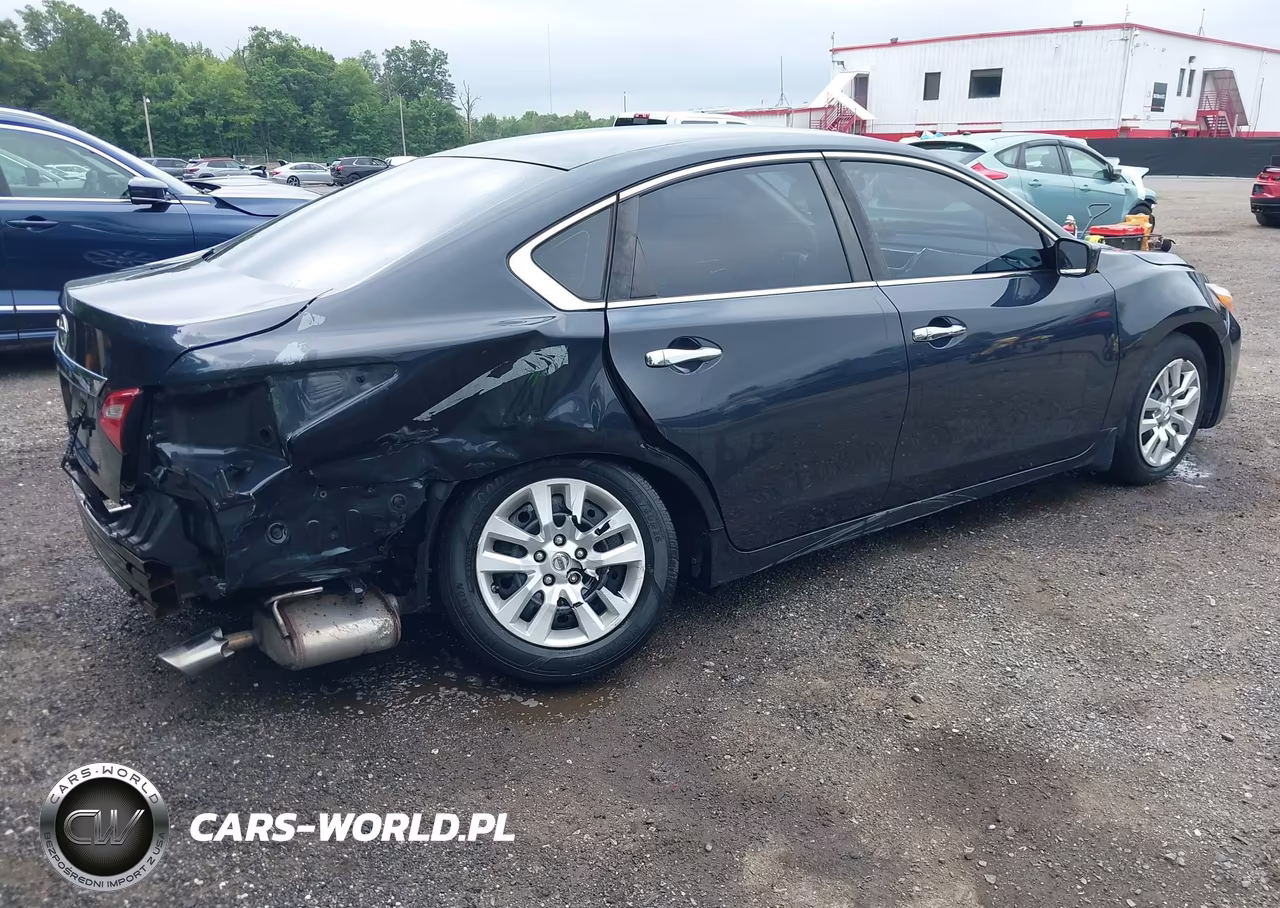 2017 Nissan Altima 2.5 S VIN:1N4AL3AP3HN324492 - 4