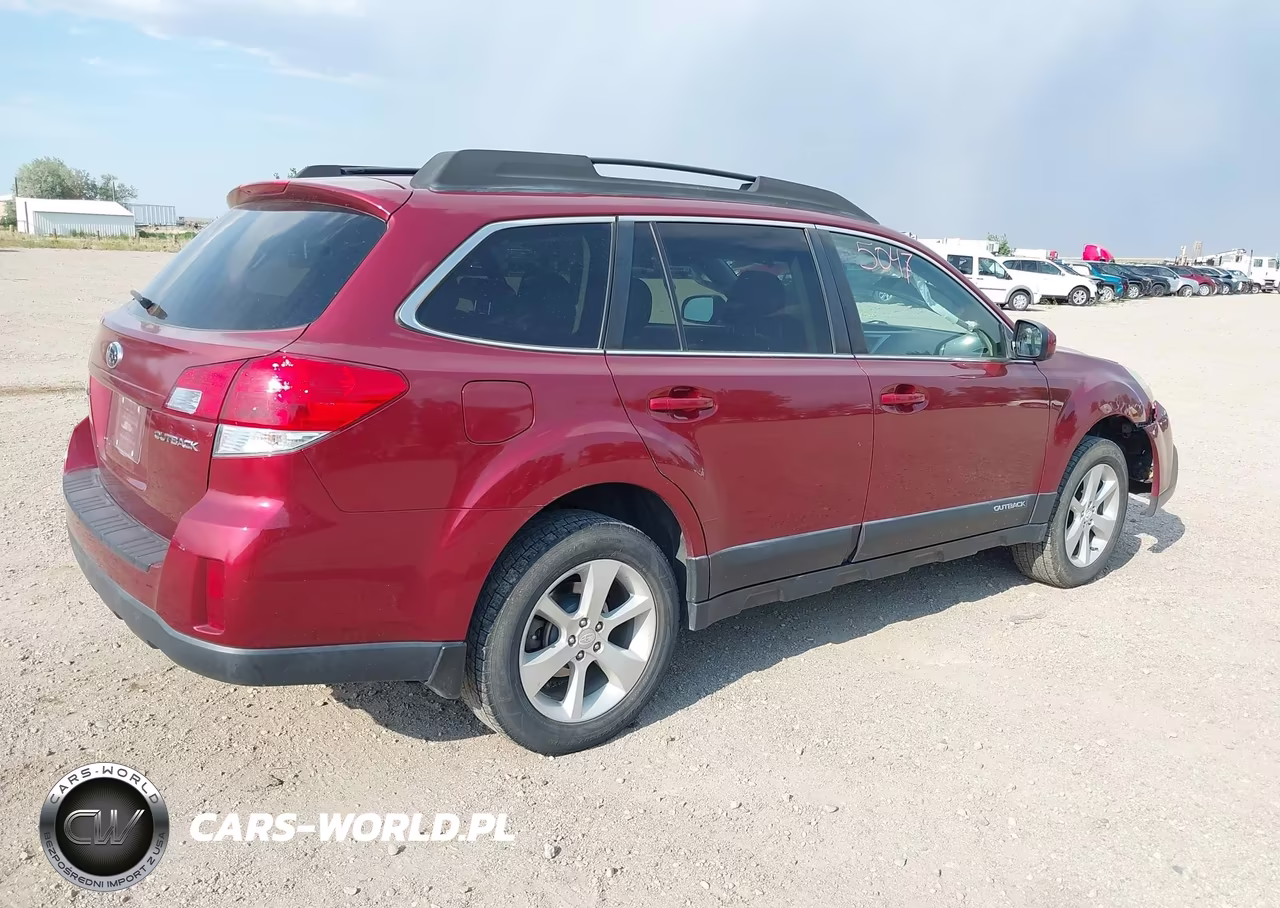 2013 Subaru Outback 2.5I Premium VIN:4S4BRCGC3D3270193 - 4