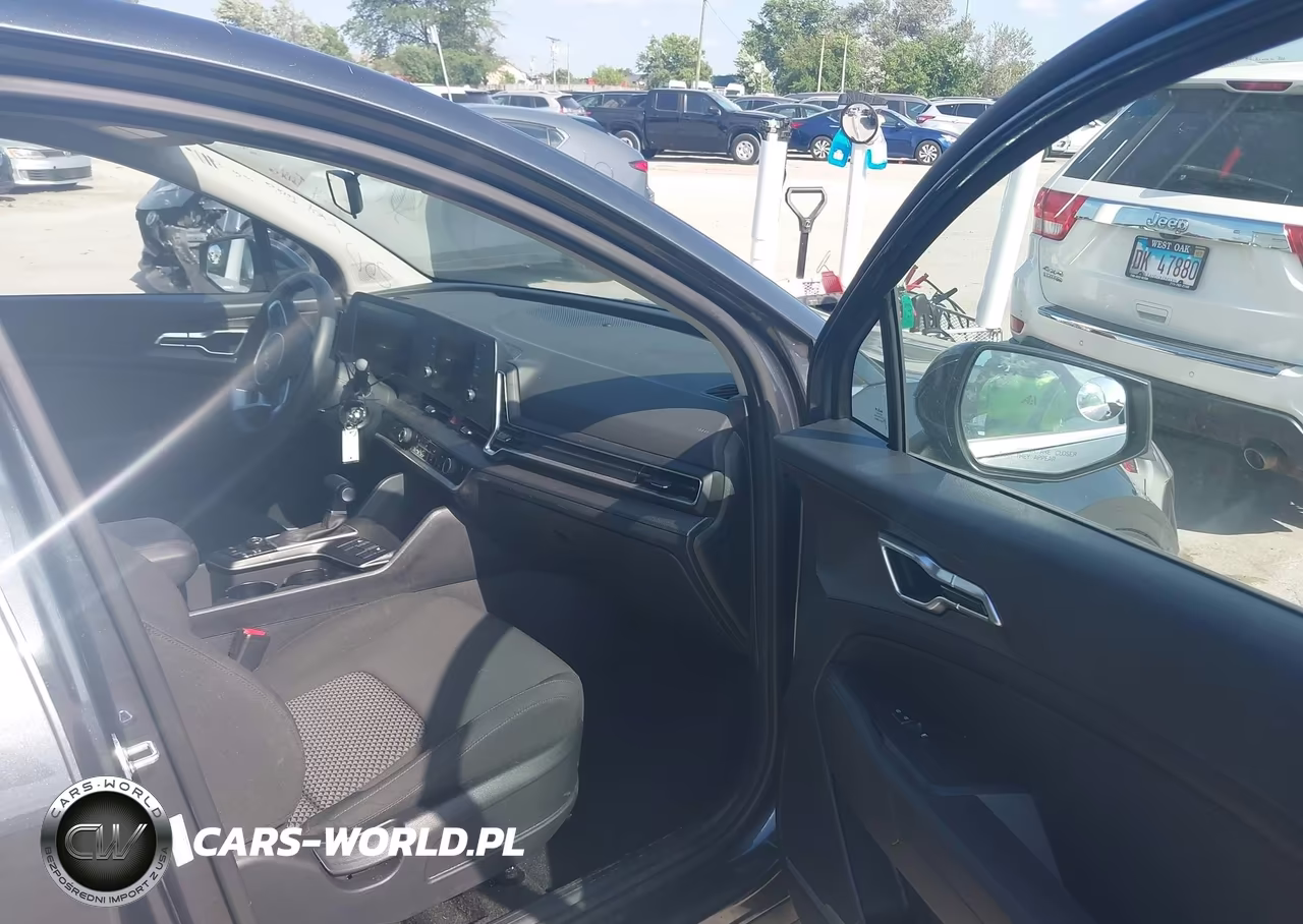 2025 Kia Sportage Lx VIN:KNDPUCDF9S7407604 - 5