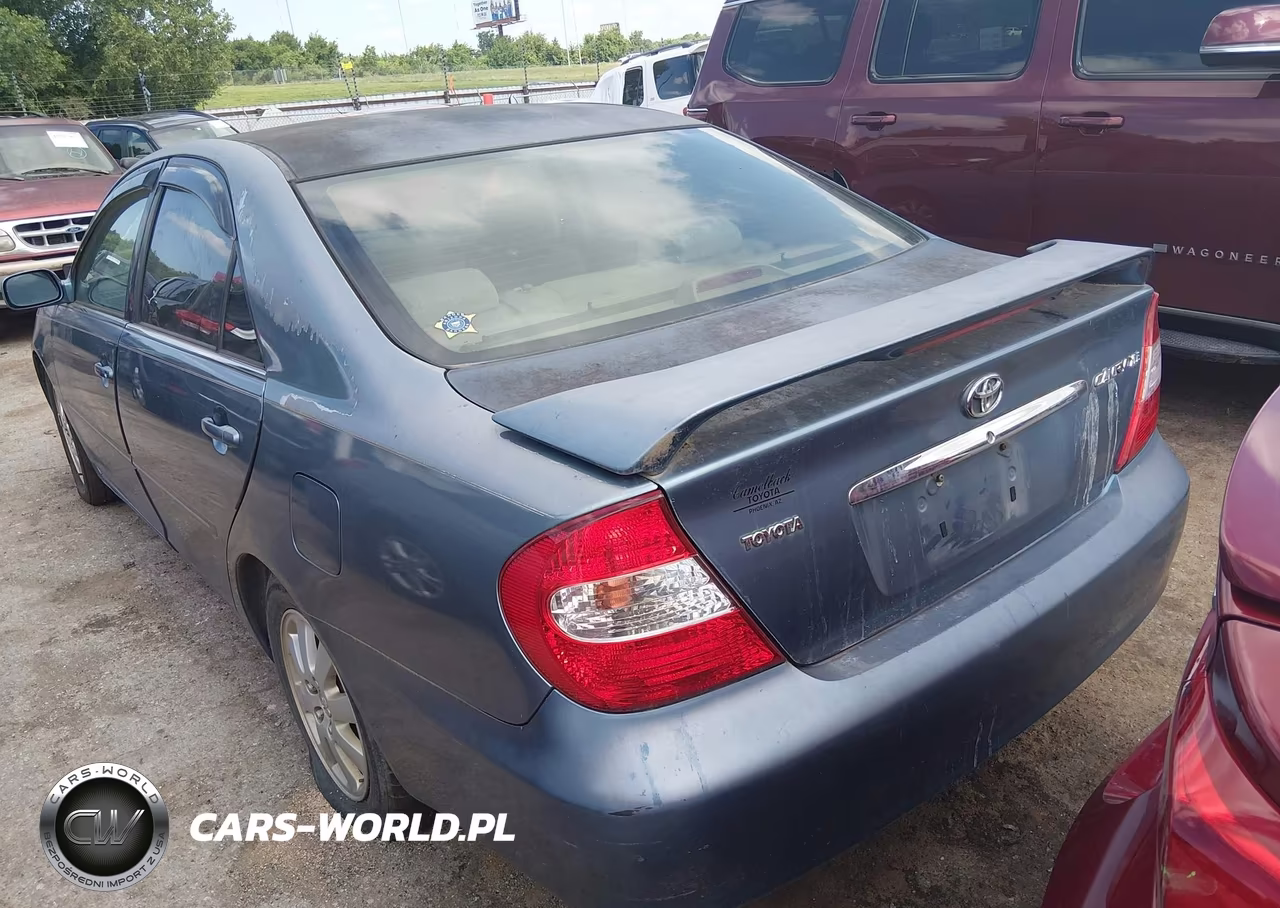 2003 Toyota Camry Xle VIN:JTDBE30KX30165314 - 3