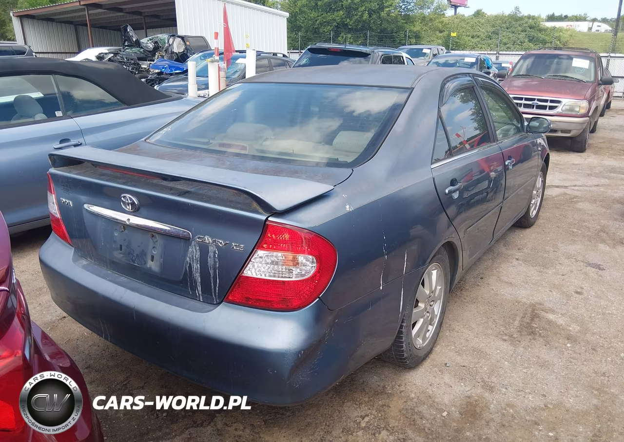 2003 Toyota Camry Xle VIN:JTDBE30KX30165314 - 4