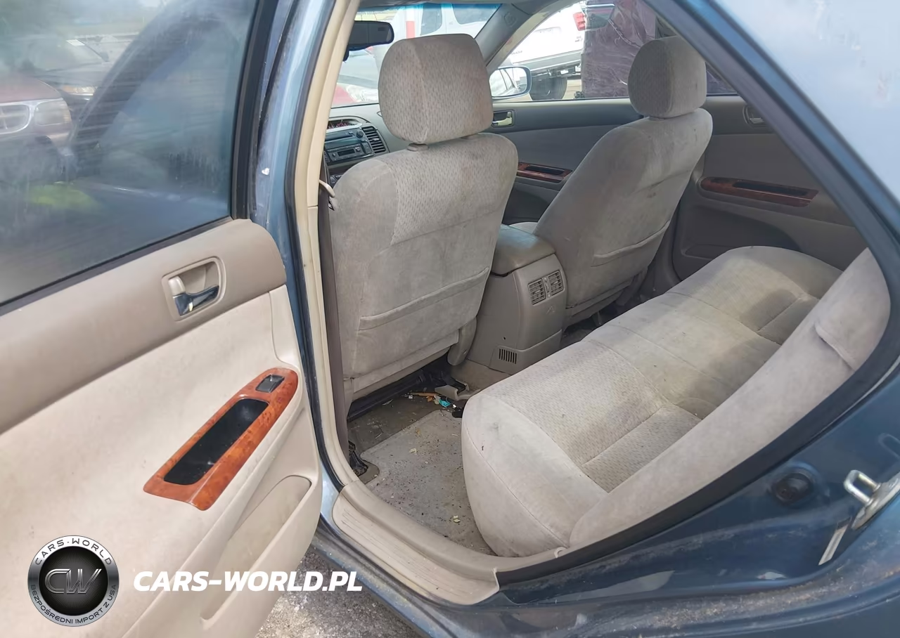 2003 Toyota Camry Xle VIN:JTDBE30KX30165314 - 8