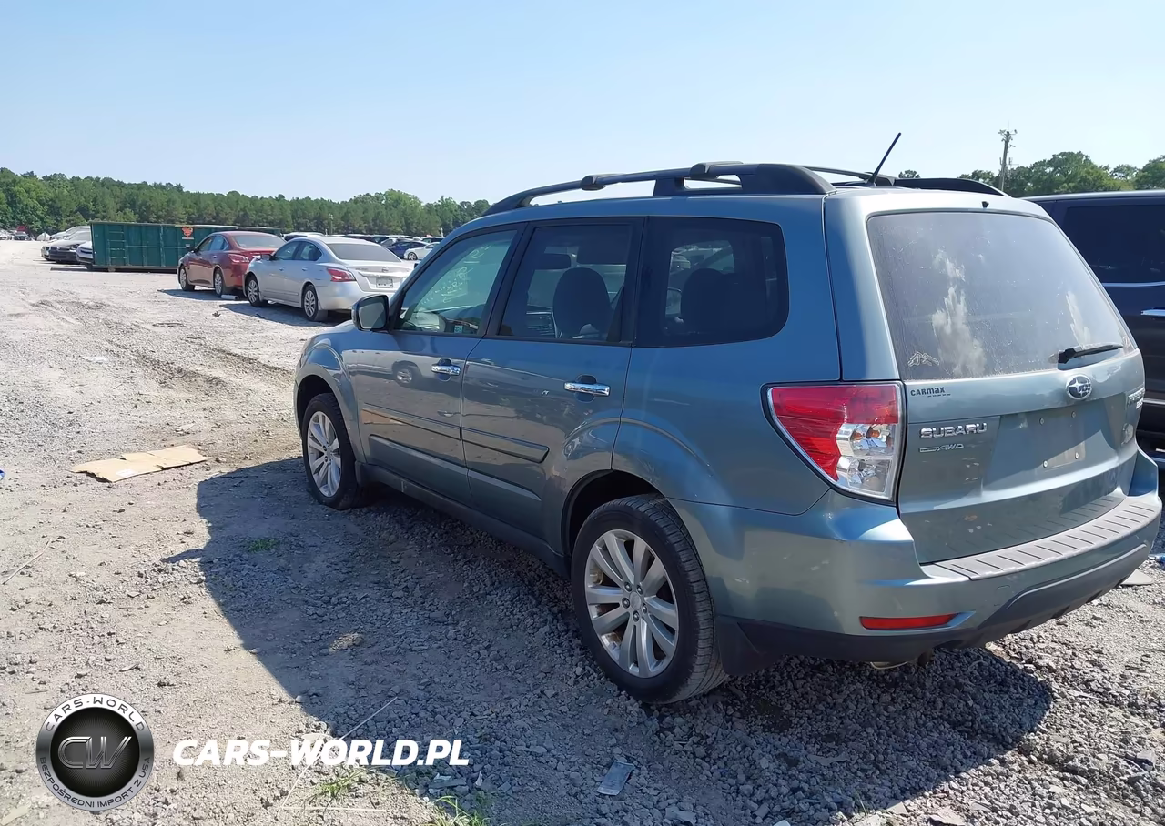 2011 Subaru Forester 2.5X Premium VIN:JF2SHADC1BH781354 - 3