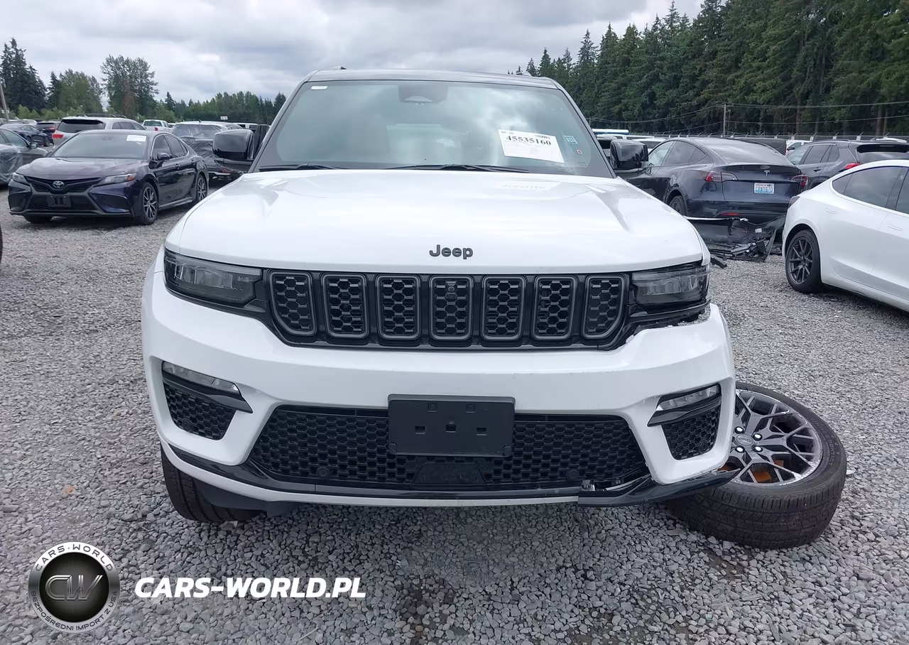 2025 Jeep Grand Cherokee Summit 4X4 VIN:1C4RJHEG3S8689724 - 13