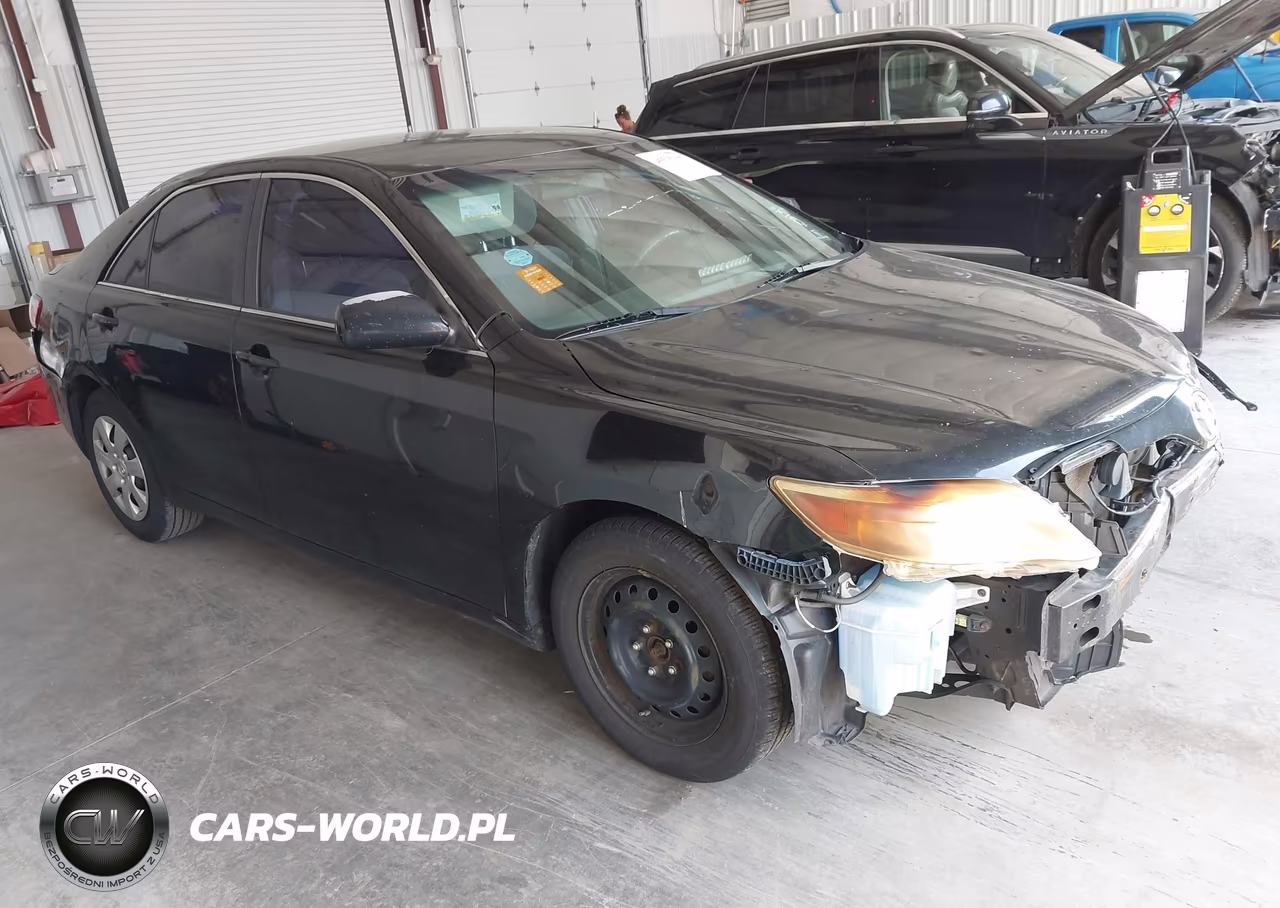 2011 Toyota Camry Le – zdjęcie 1 z 11
