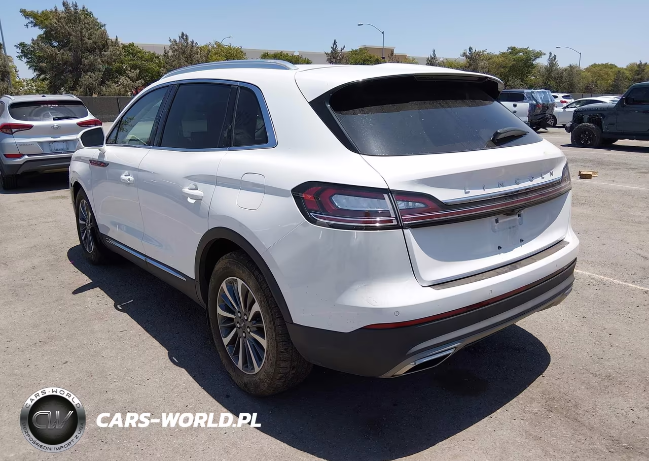 2023 Lincoln Nautilus Standard VIN:2LMPJ6J91PBL06063 - 3