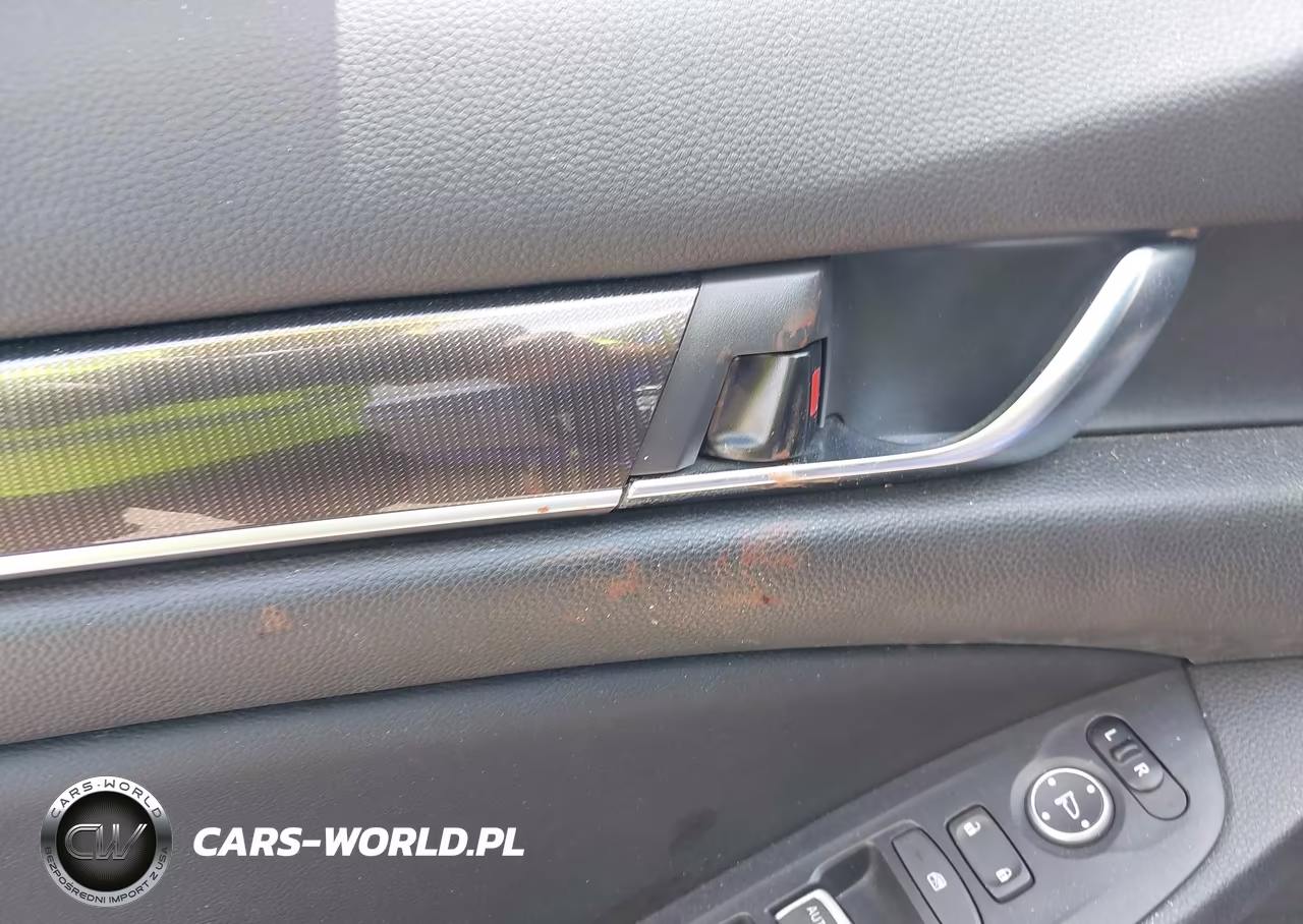 2018 Honda Accord Sport VIN:1HGCV1F31JA053146 - 17