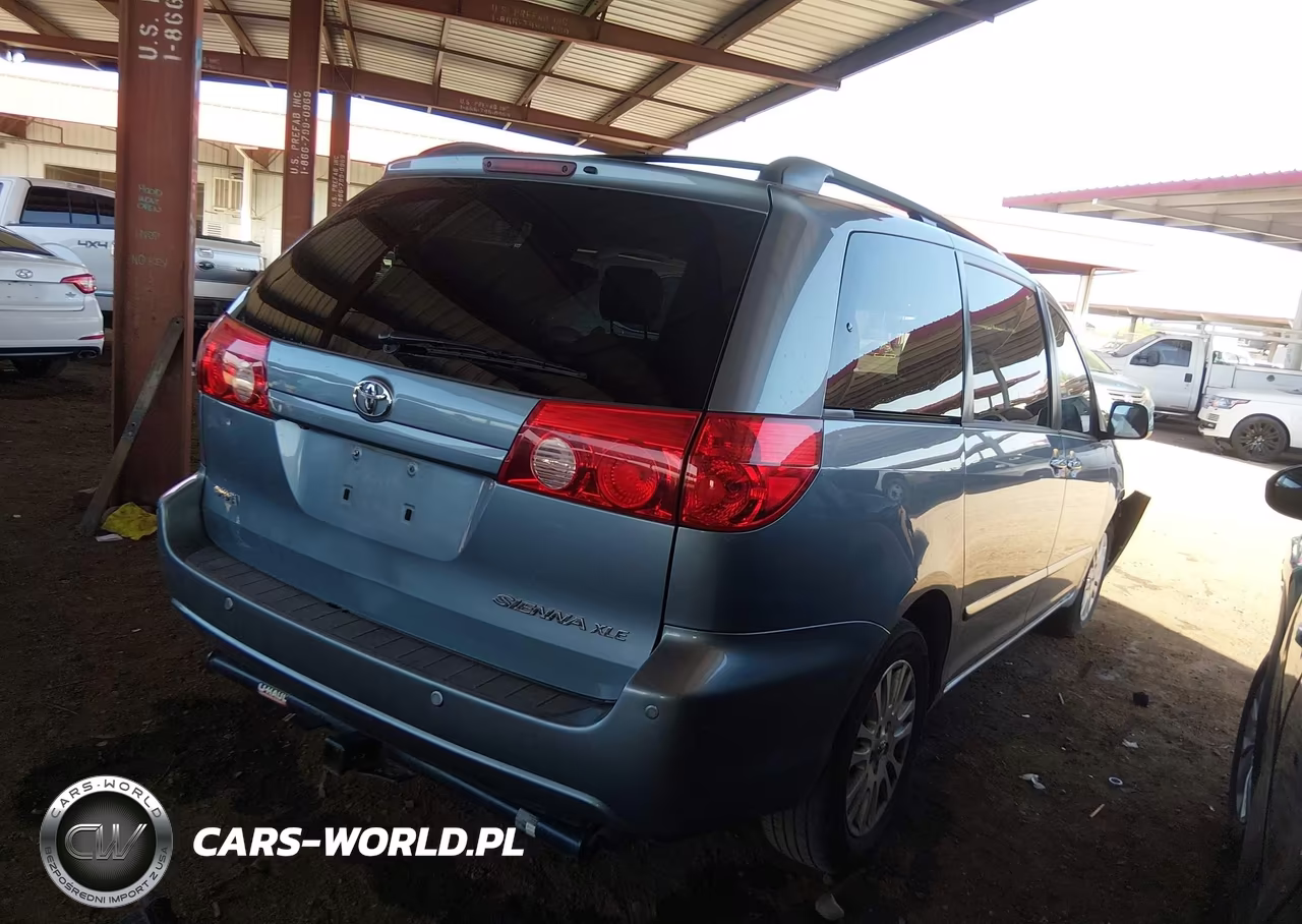 2010 Toyota Sienna Xle VIN:5TDYK4CCXAS313016 - 4